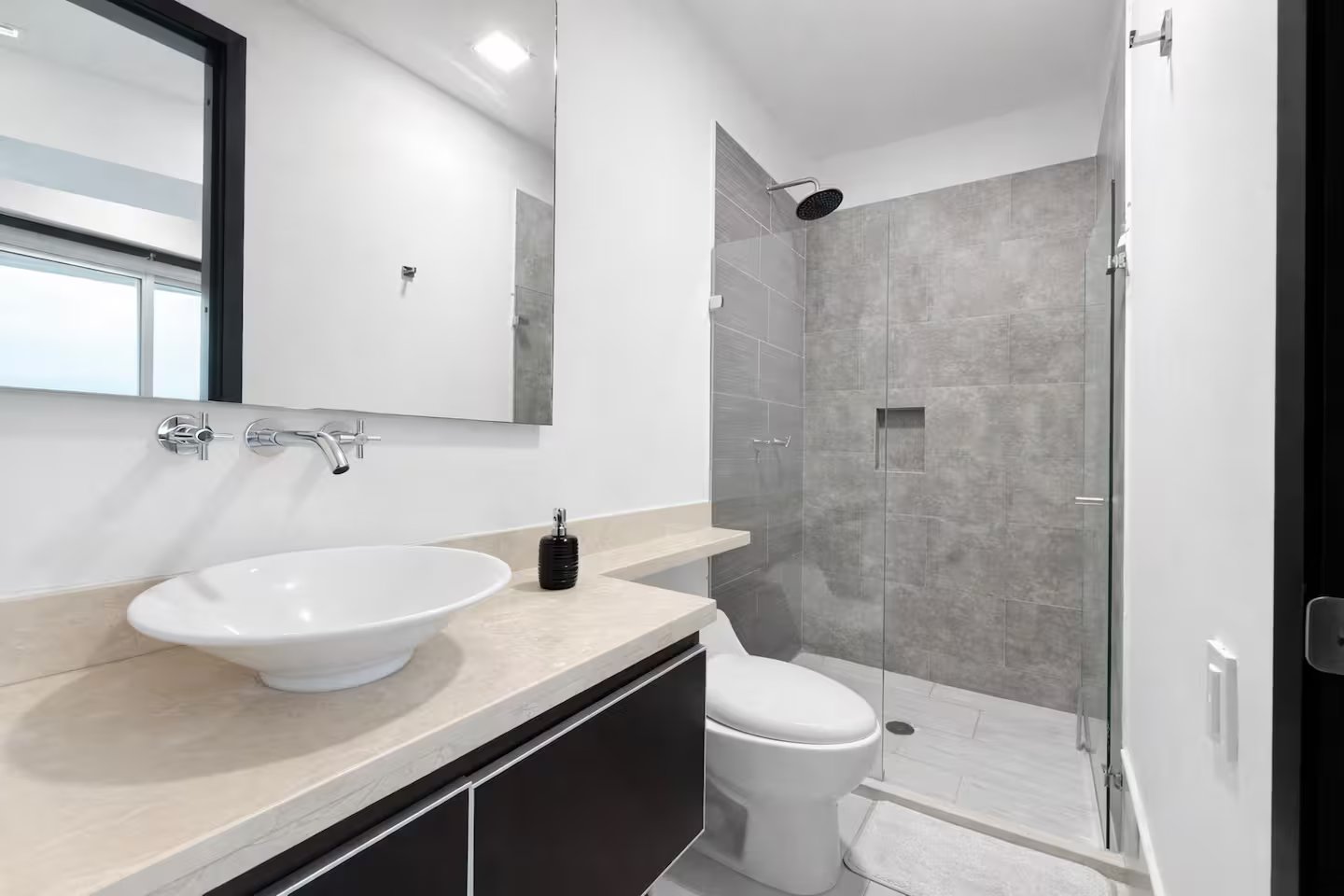 AptSkylineOcean (19)