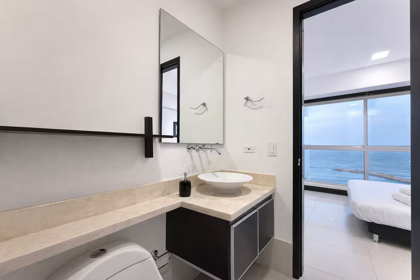 AptSkylineOcean (23)