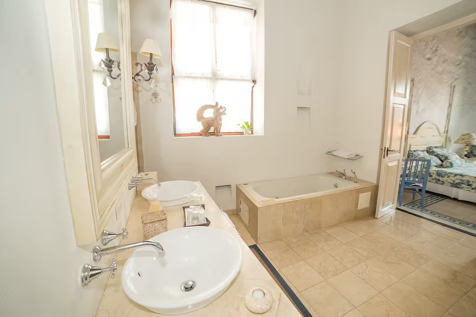 Guadalupe House (30)