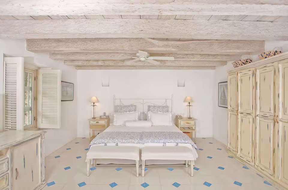 Guadalupe House (33)