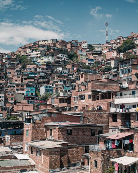 comuna 13 graffiti tour medellin