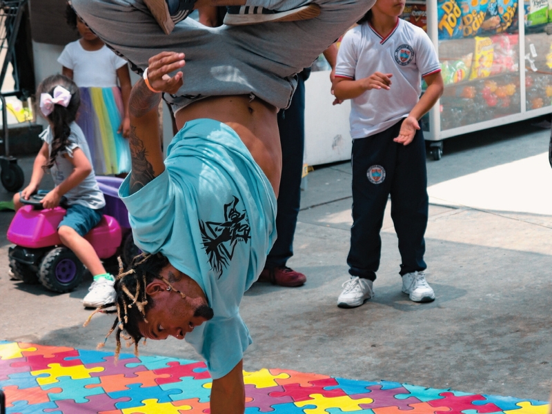 street dance at comuna 13 in medellin